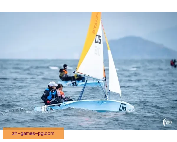 帆船杯赛：挑战风浪，扬帆起航