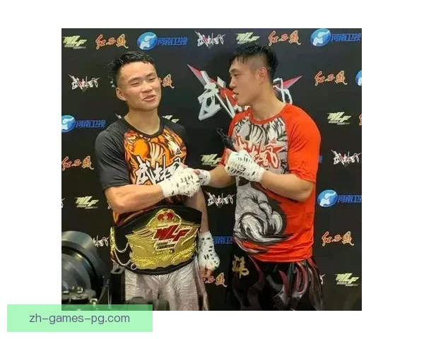 搏击巅峰：挑战巨人，勇夺荣耀