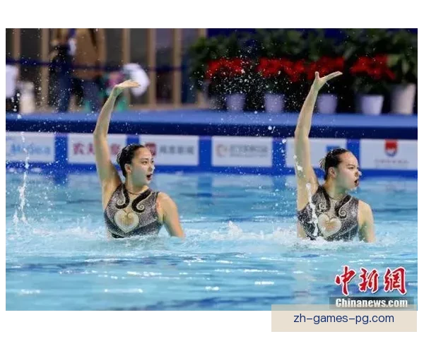 游泳大奖赛：冠军之争激情燃烧