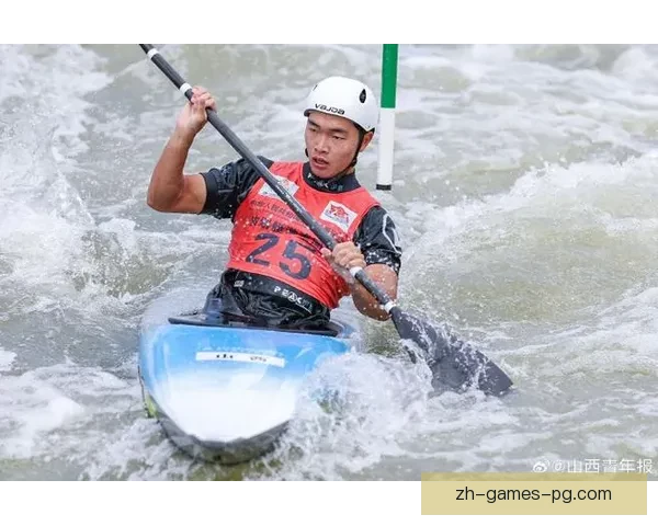 皮划艇比赛速度飙升,选手实力角逐激烈 皮划艇比赛速度飙升,选手实力角逐激烈
